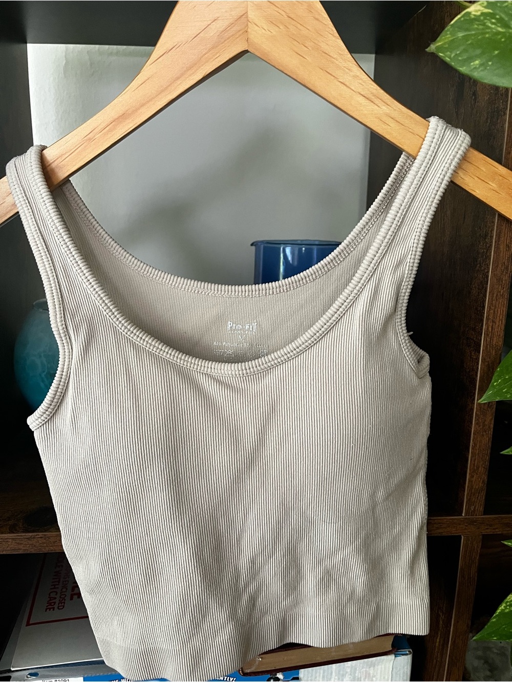 Pro-Fit Seamless Ribbed Crop Tank M Beige Padded Built-In Bra